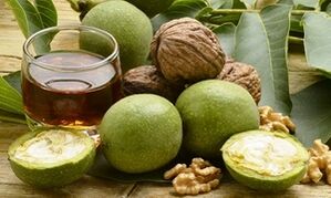 Έγχυση καρυδιών για την απομάκρυνση των παρασίτων από το σώμα